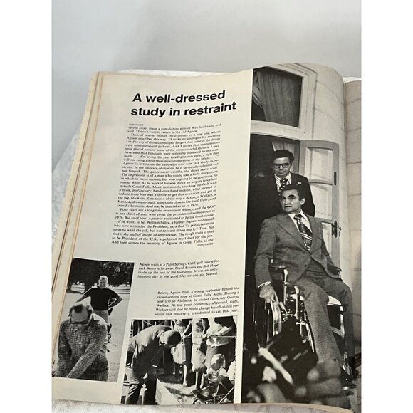 Vintage Life Magazine‎ October 27 1972 Edition "A Genius And His Magic Camera" - Picture 3 of 4